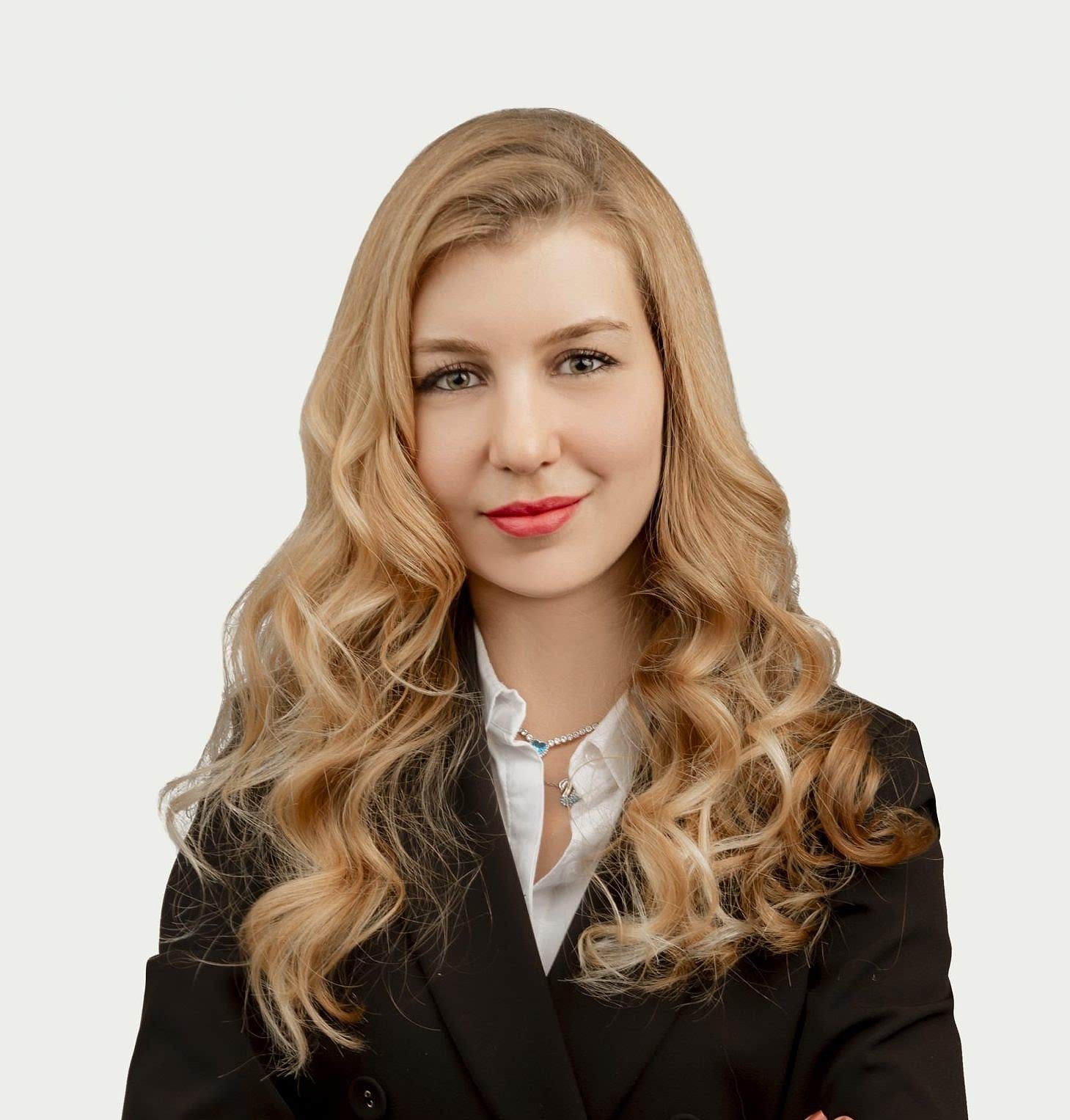 Özge Özel