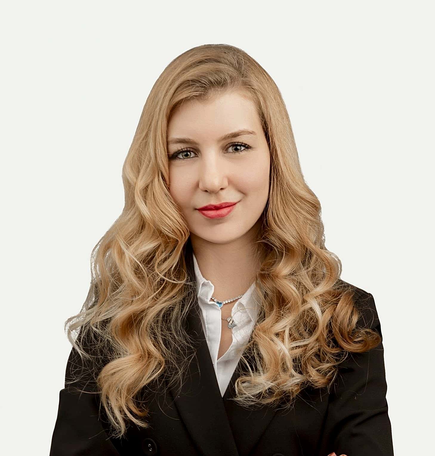 Özge Özel